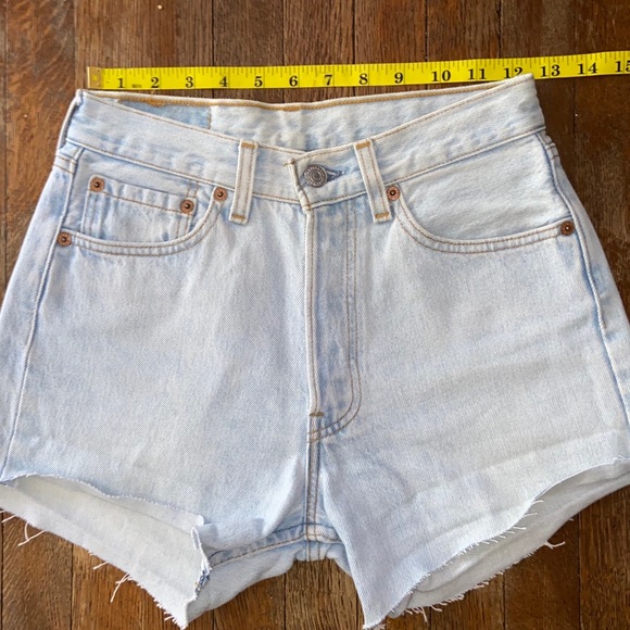 Vintage Levis shorts - Picture 6 of 6